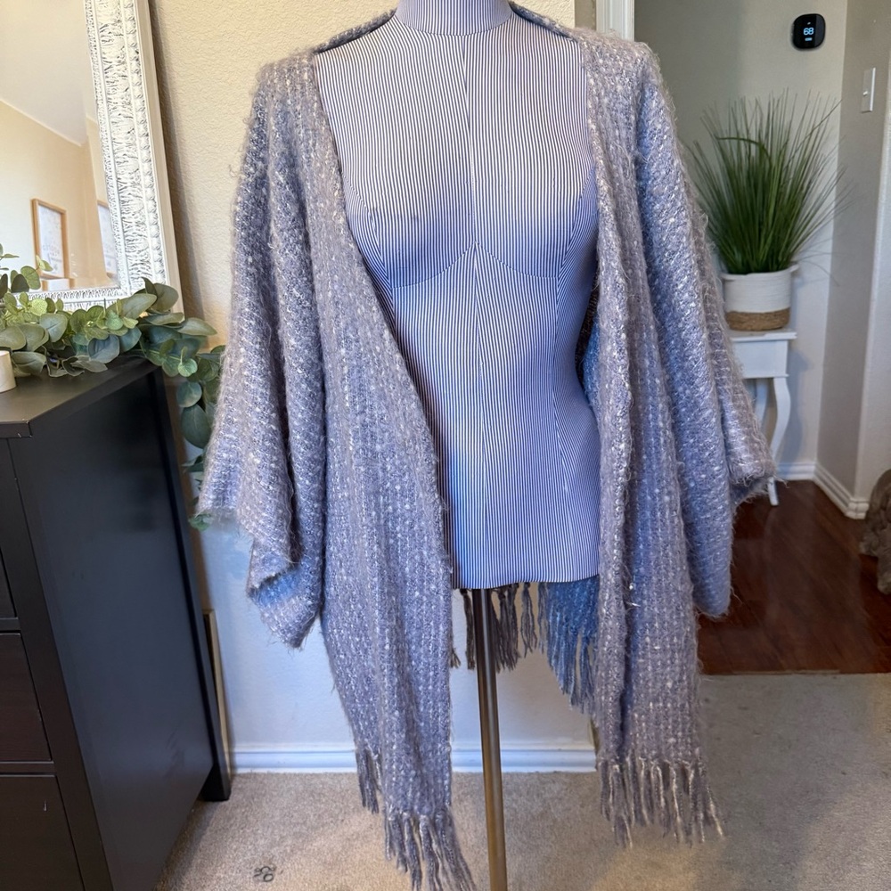 Elegant Gray Women's Sweater with Fringe terri R Design 
XL